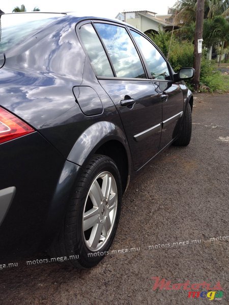 2006' Renault photo #1