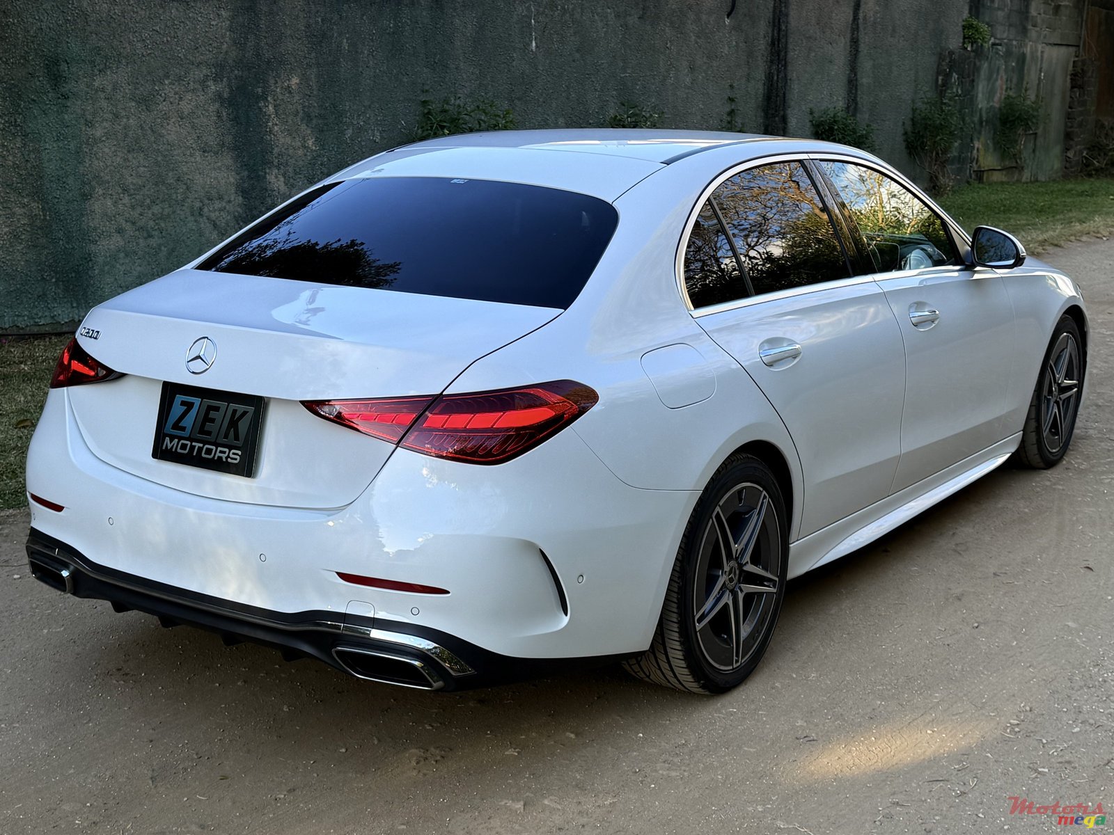 2021' Mercedes-Benz C 200 photo #2