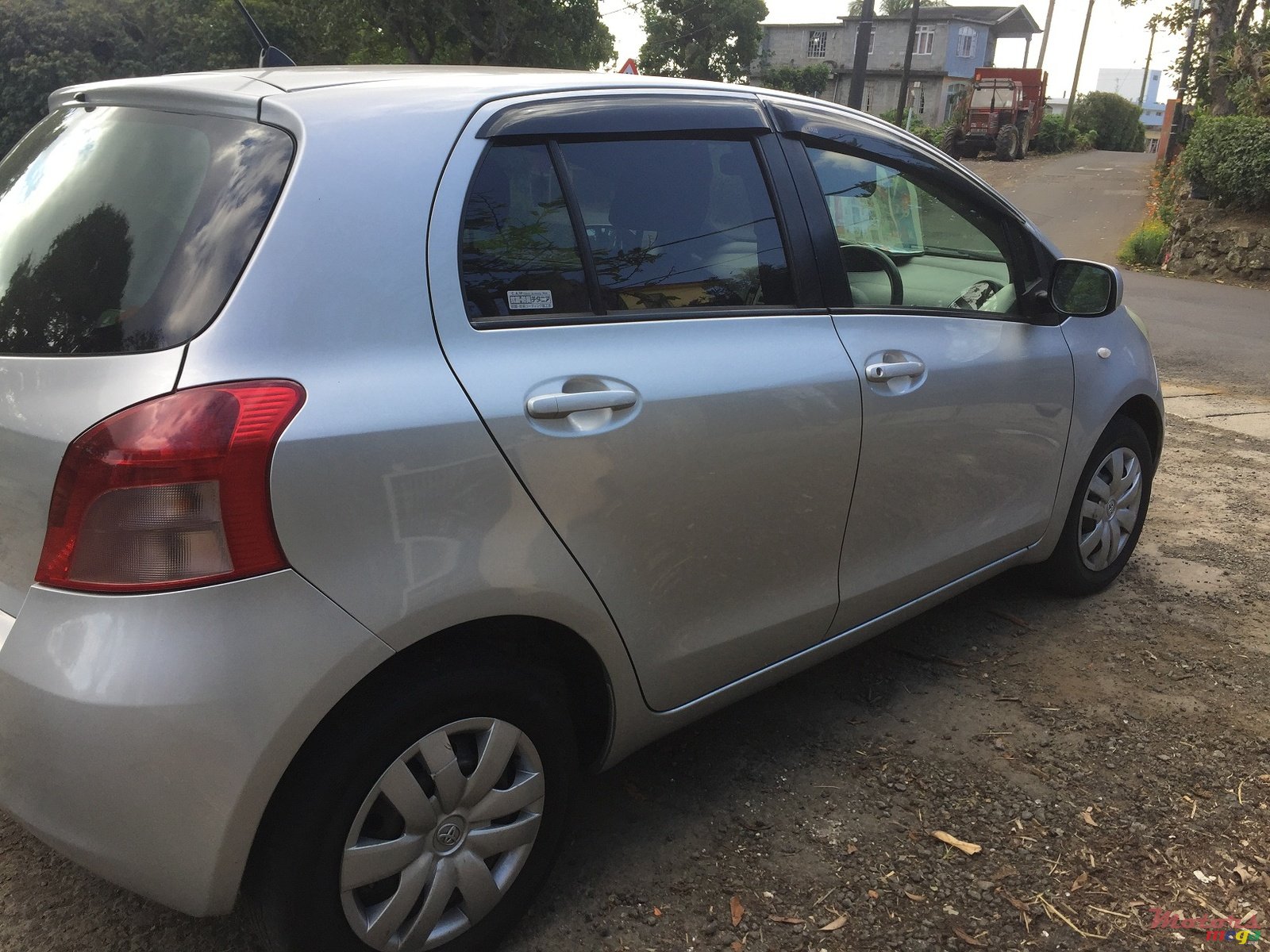 2006' Toyota Vitz photo #4