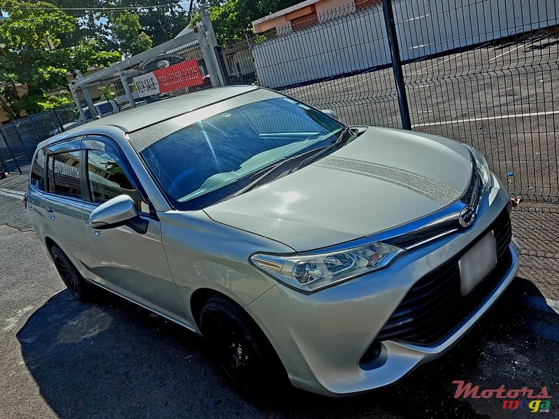 2015' Toyota 5seatersFEILDER s in mauritius photo #3