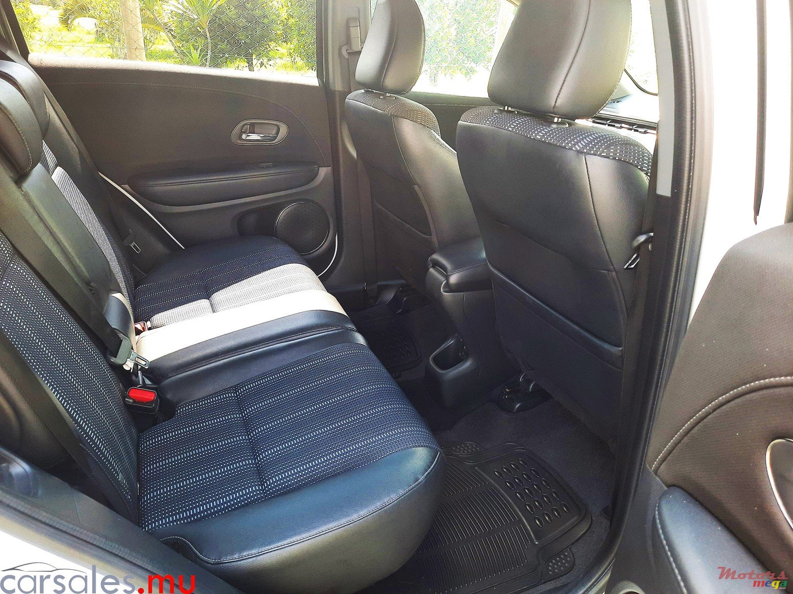 2015' Honda Vezel Z Hybrid photo #5