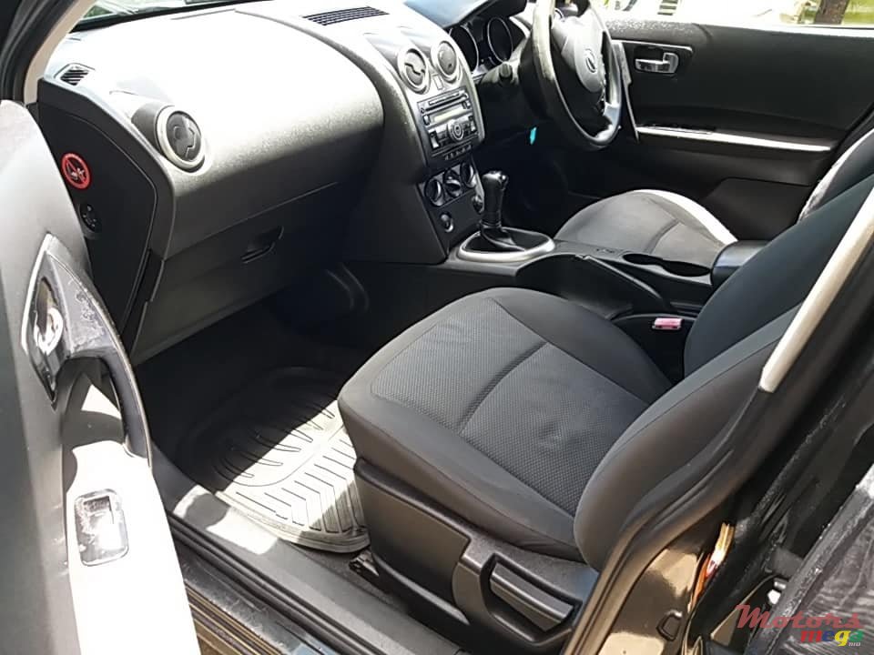 2007' Nissan Qashqai 1.6L photo #3