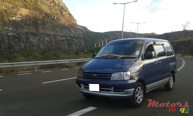 1998' Toyota Town Ace Noah photo #1
