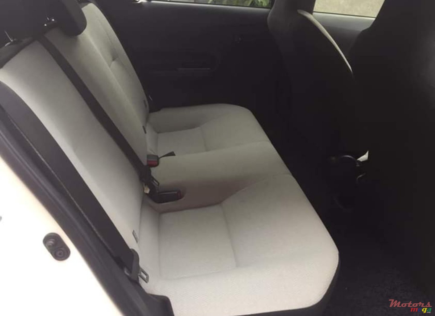 2016' Toyota Aqua photo #5