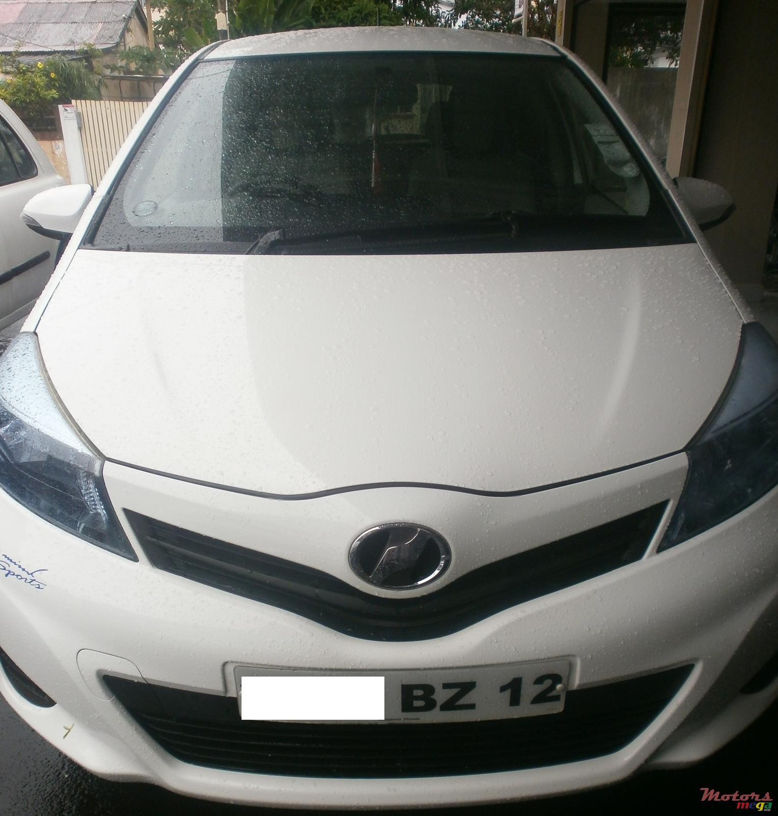 2012' Toyota Vista photo #1