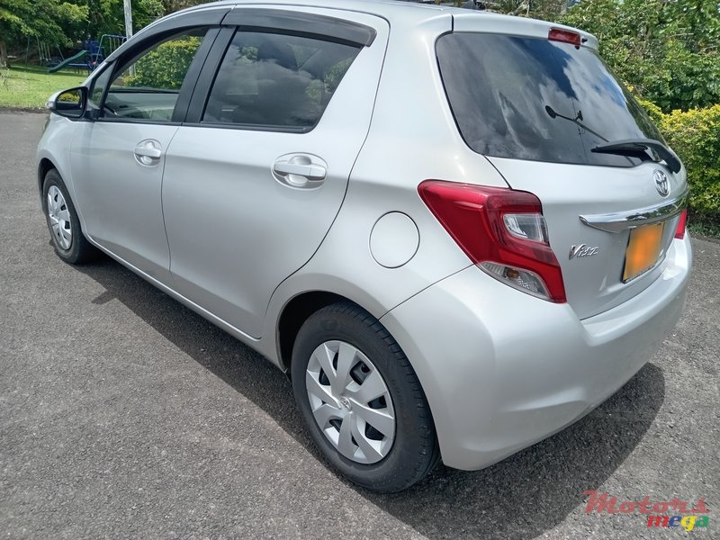2015' Toyota Vitz 1320cc Automatic photo #3