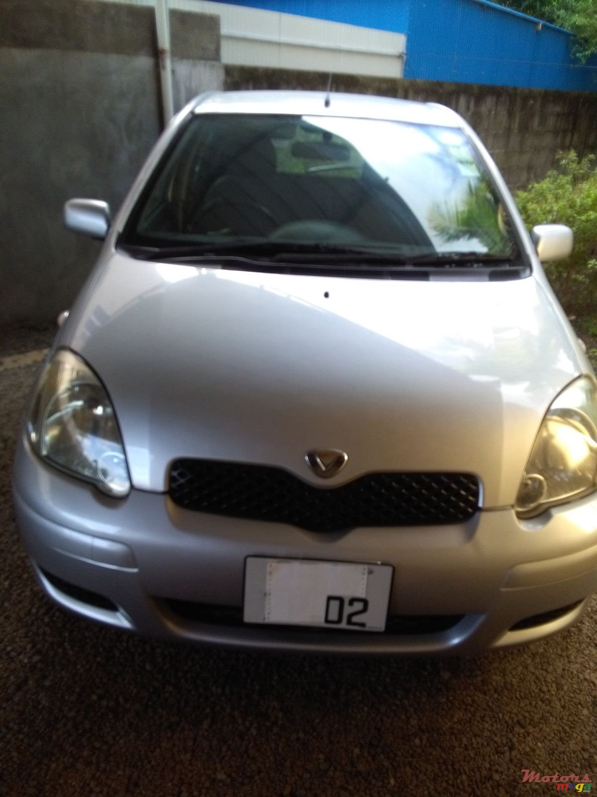 2002' Toyota Vitz photo #3