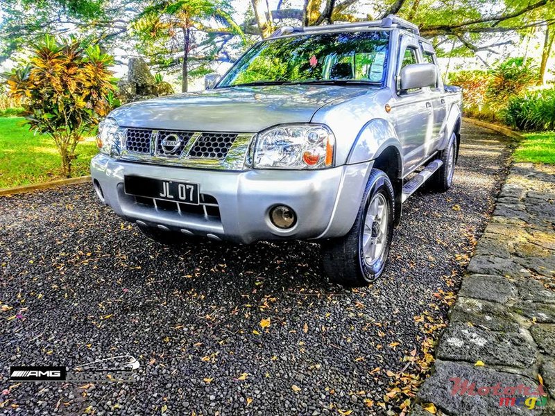 2007' Nissan Hardbody 4x4 Predator photo #1