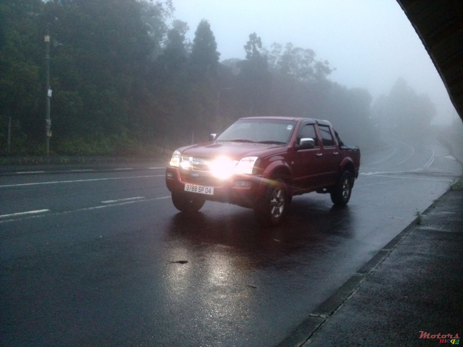 2004' Isuzu KB Series 300 photo #4