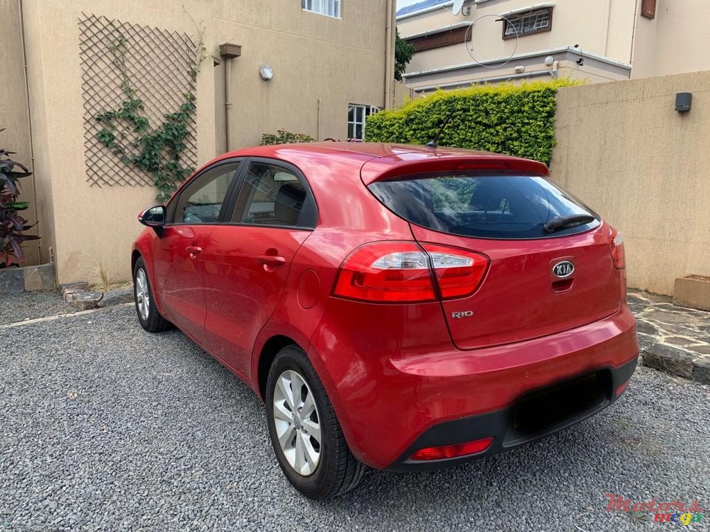 2011' Kia Rio photo #2