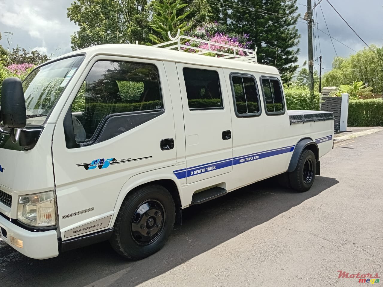 2016' JMC CARRYING 9 SEATER TRUCK photo #7