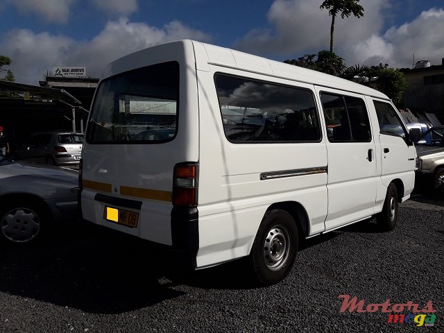 2009' Mitsubishi L300 photo #7