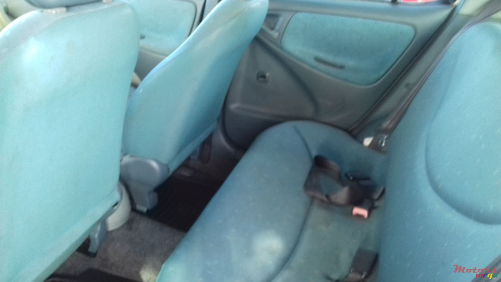 1999' Toyota Vitz photo #6