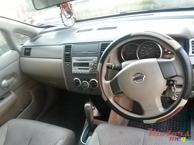 2005' Nissan Tiida HATCHBACK photo #5