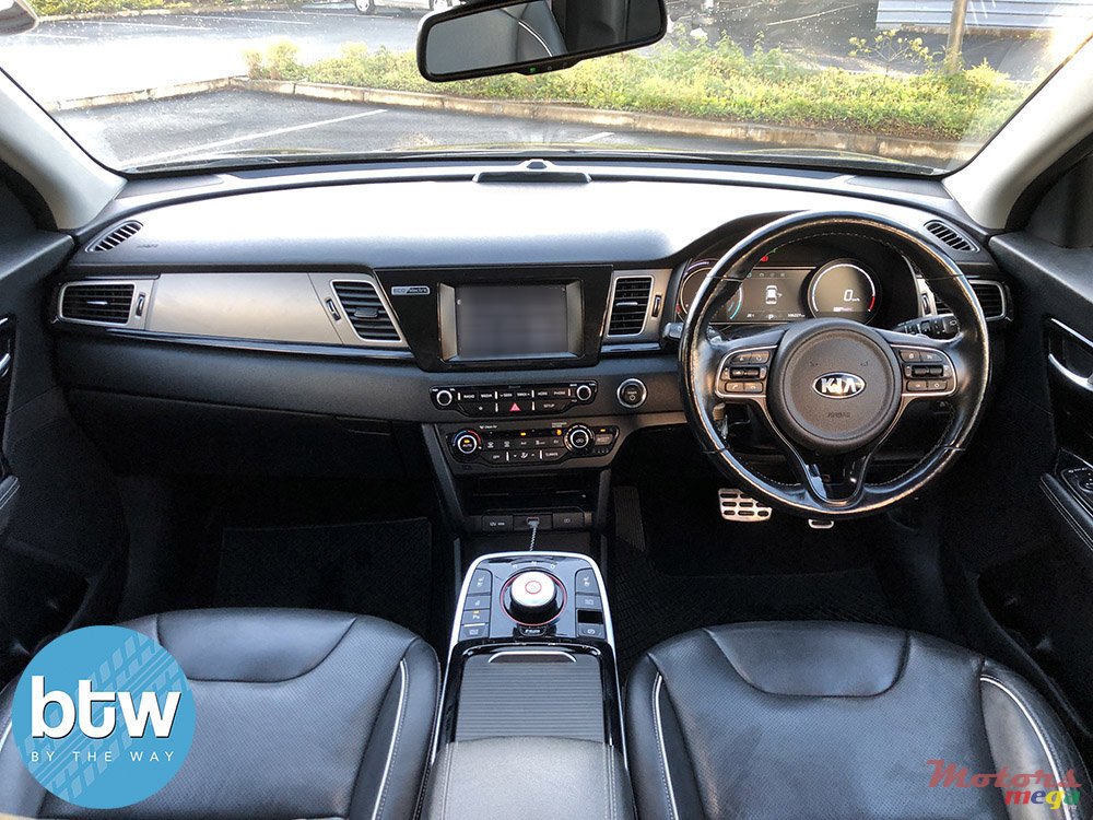 2019' Kia Niro photo #5