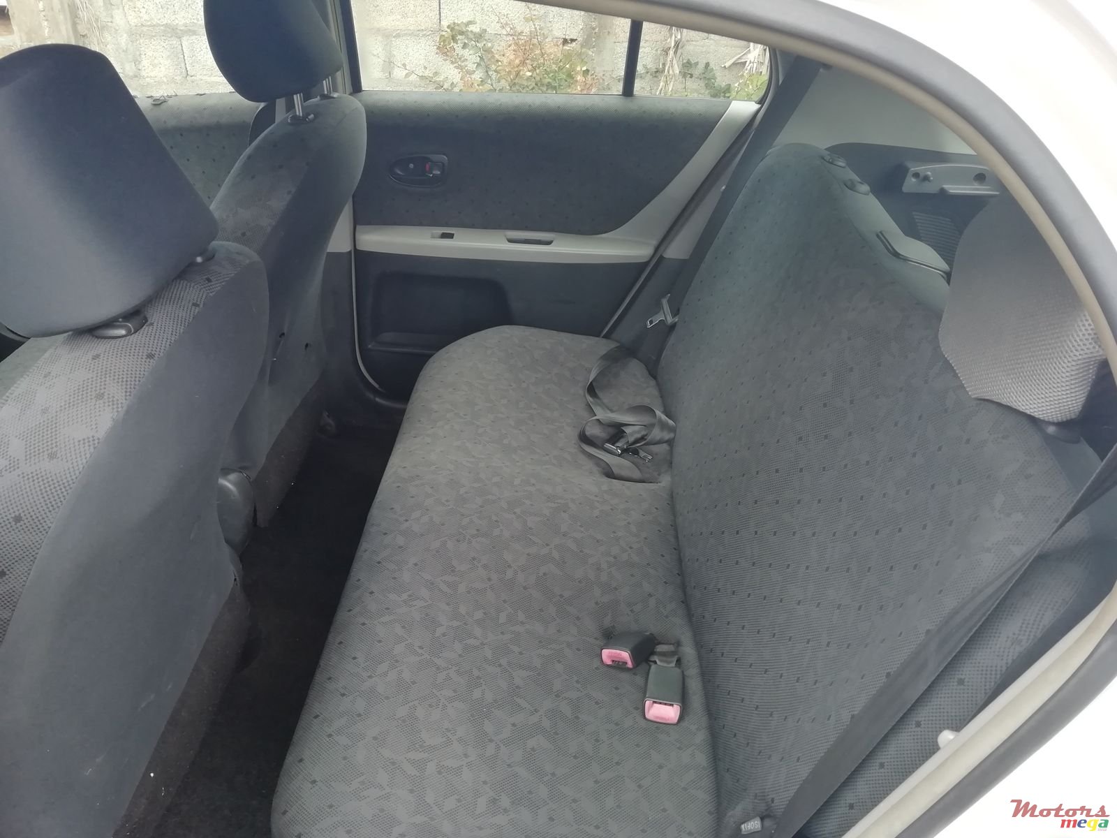 2009' Toyota Vitz None photo #4