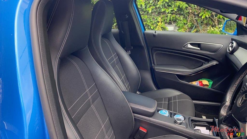 2015' Mercedes-Benz GLA-Class photo #3