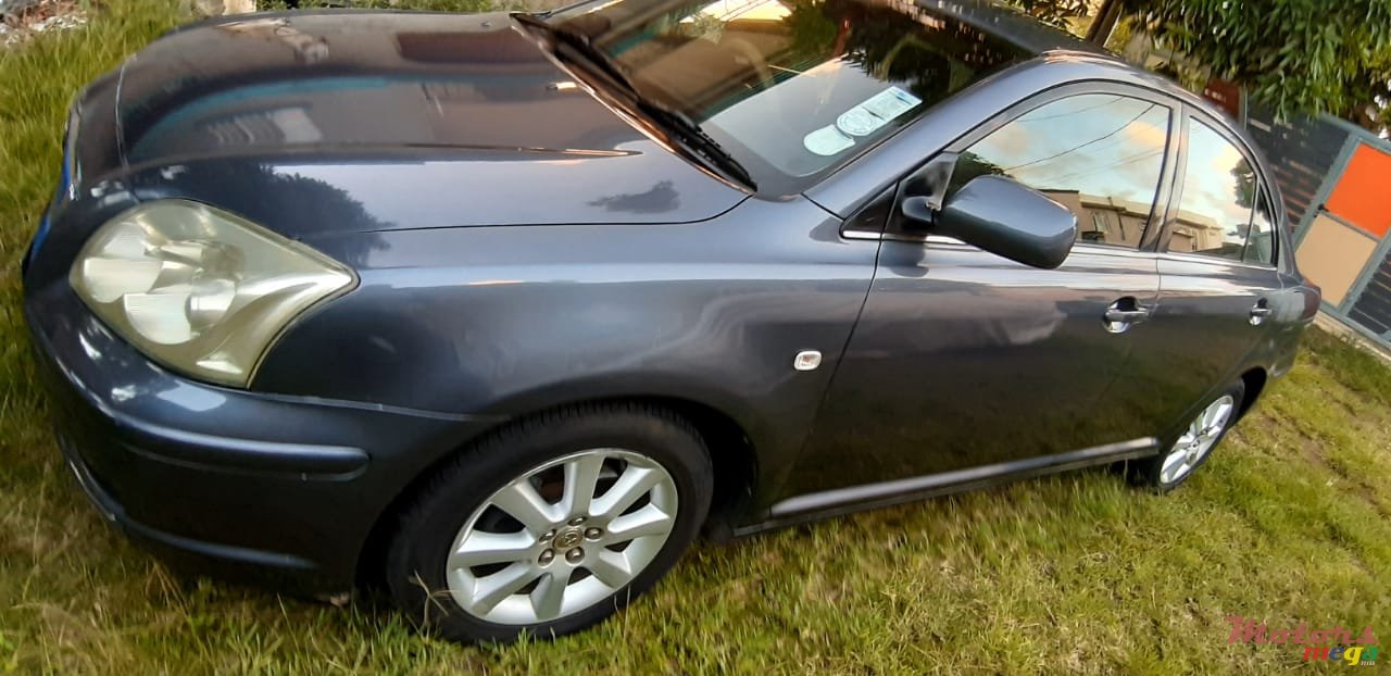 2006' Toyota Avensis photo #6