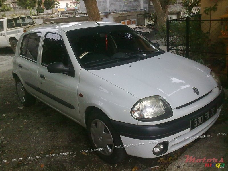 2002' Renault photo #1