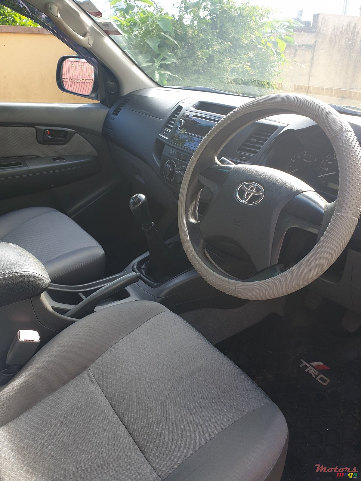 2014' Toyota Hilux photo #5