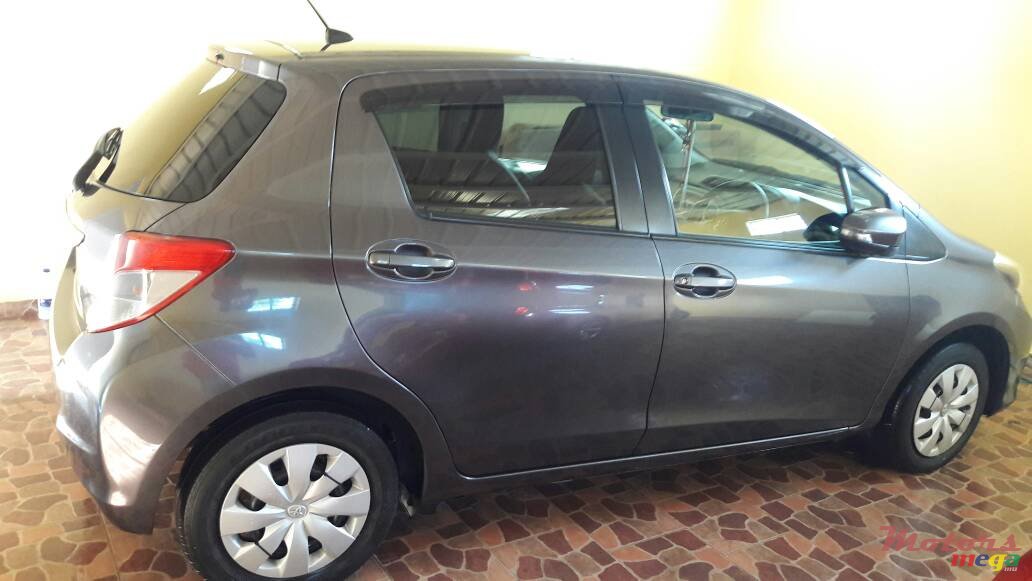 2011' Toyota Vitz photo #1