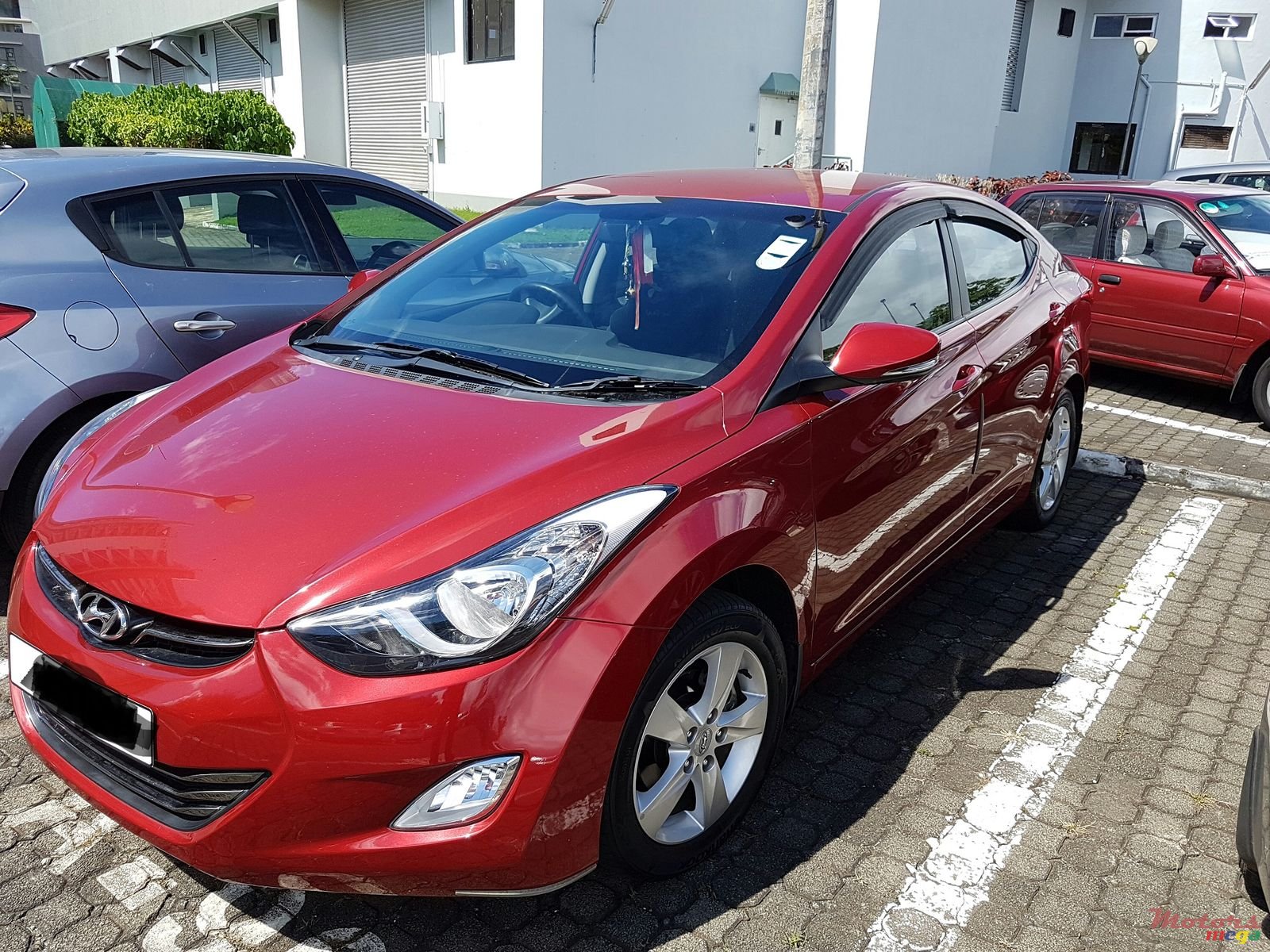 2012' Hyundai Elantra photo #3