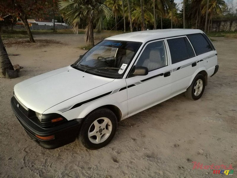 1988' Toyota Corolla DX photo #2