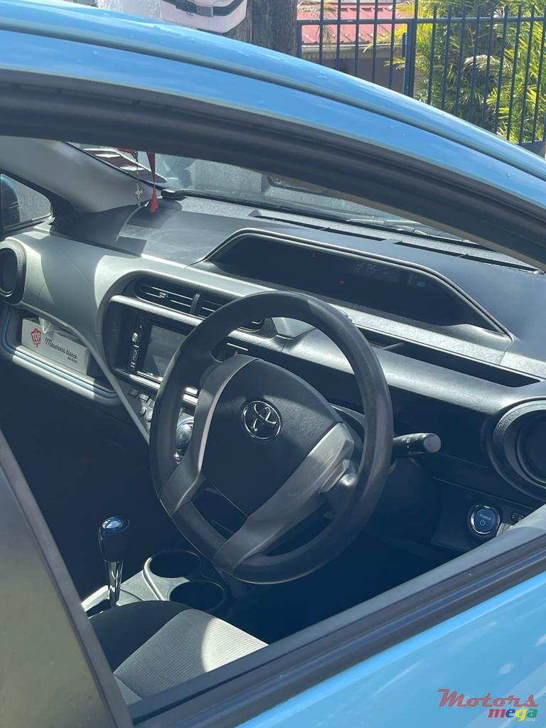 2014' Toyota Aqua photo #3