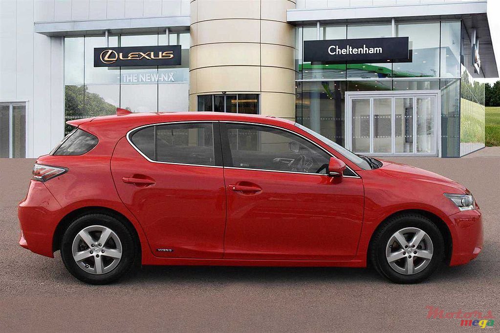 2017' Lexus CT photo #3