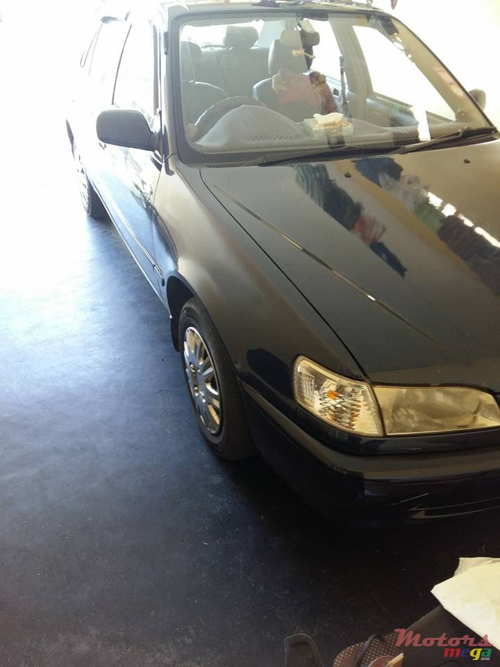 2000' Toyota Corolla photo #1