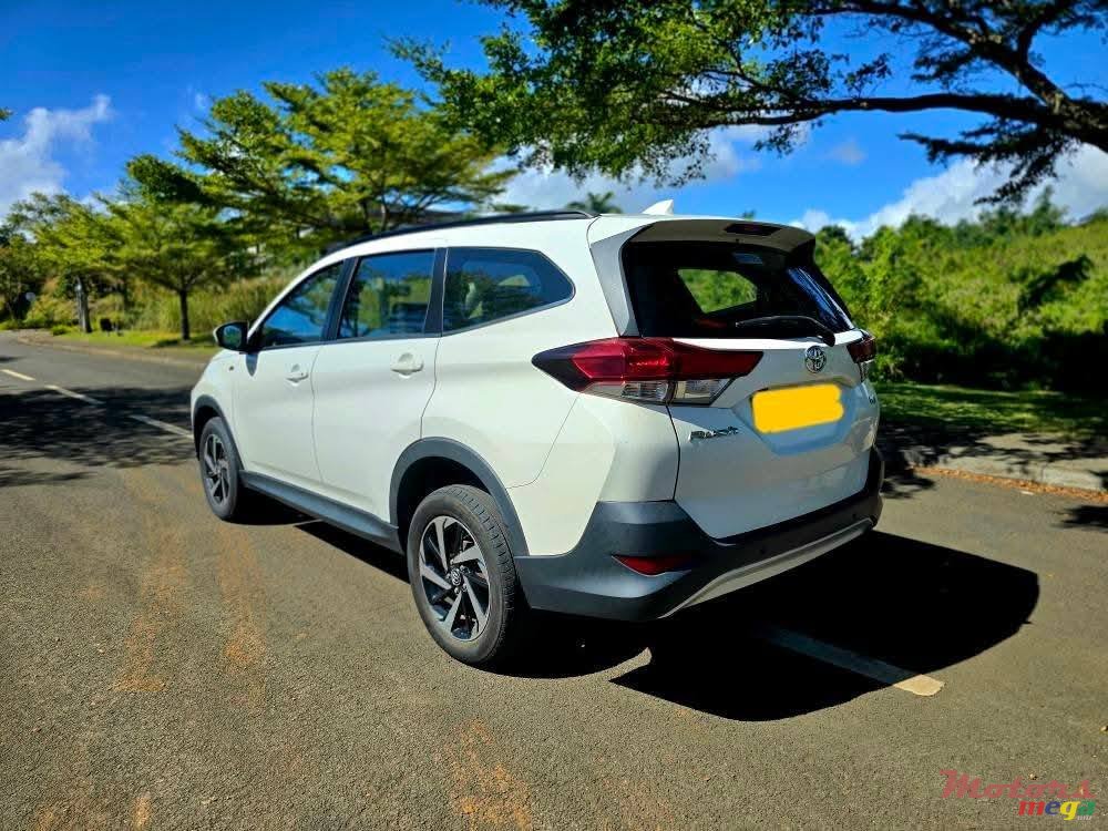 2019' Toyota Rush photo #2