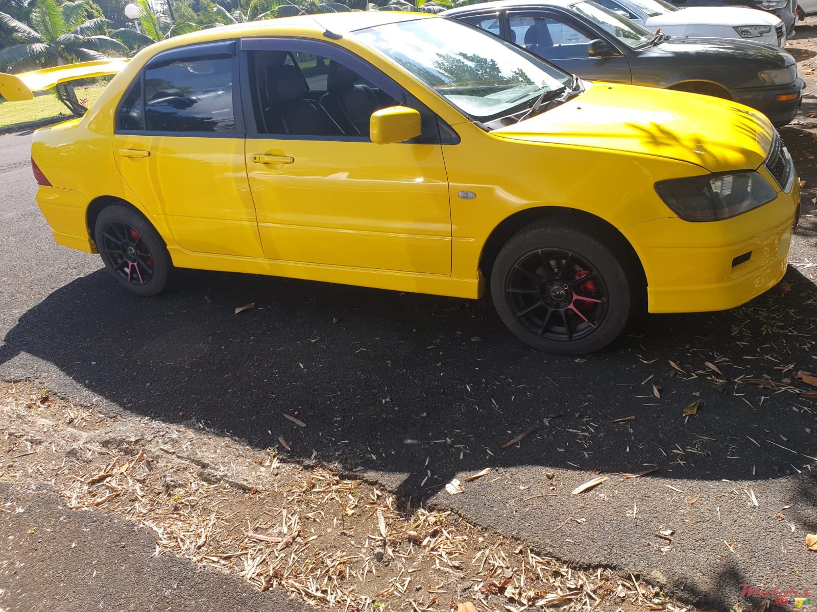 2002' Mitsubishi Lancer photo #5