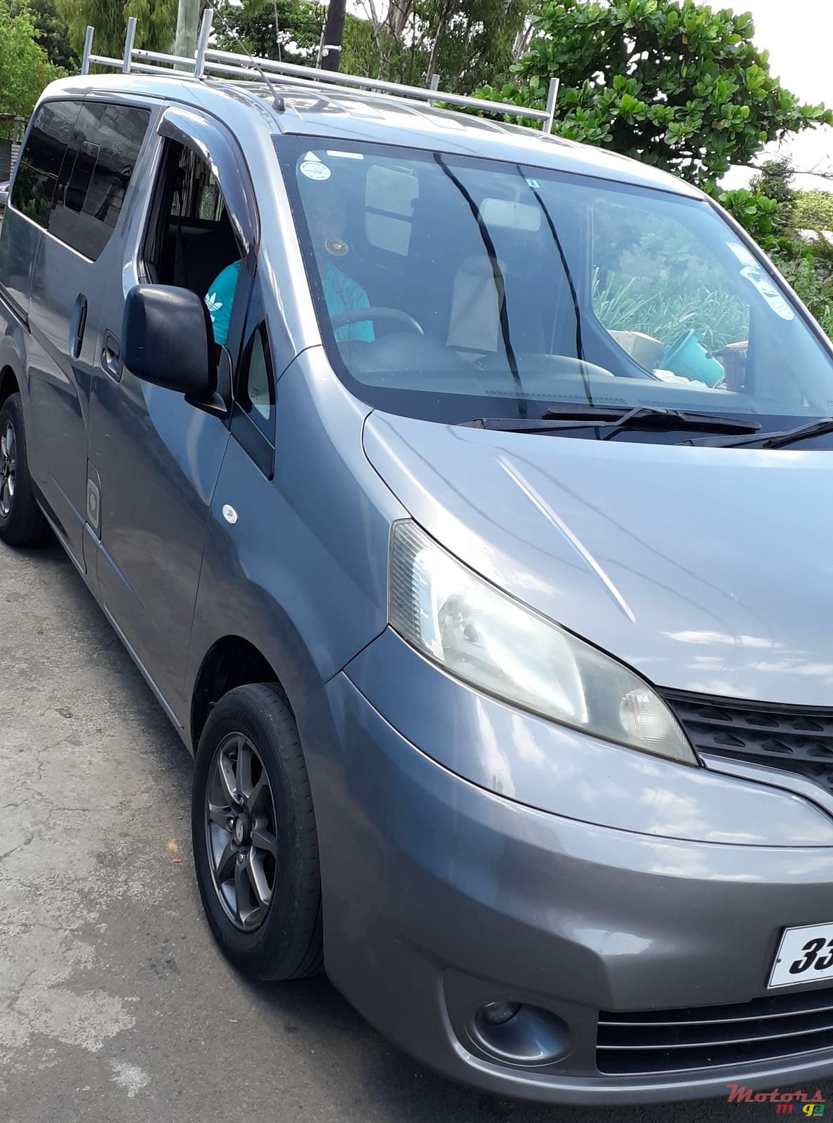 2009' Nissan NV200 Full Option photo #3