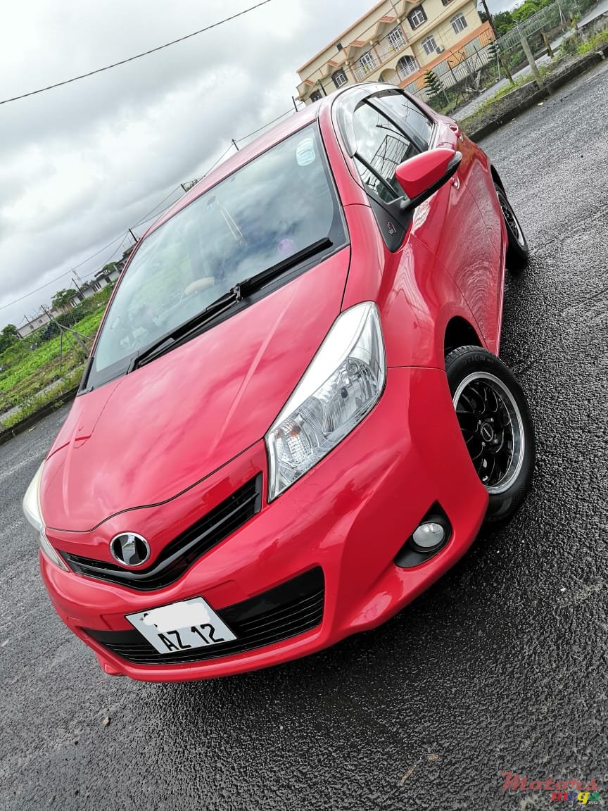 2012' Toyota Vitz 1.0L photo #1