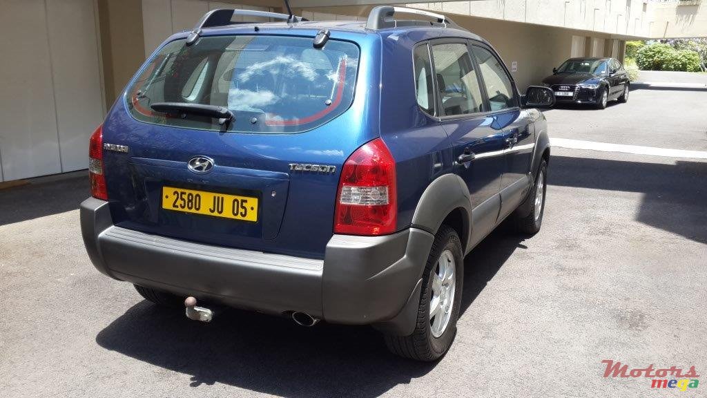 2005' Hyundai Tucson 4x4 photo #2