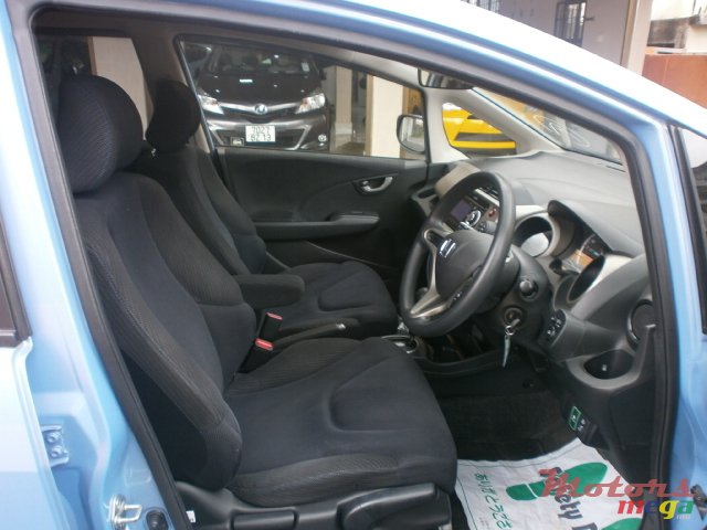 2012' Honda fit hybrid photo #5