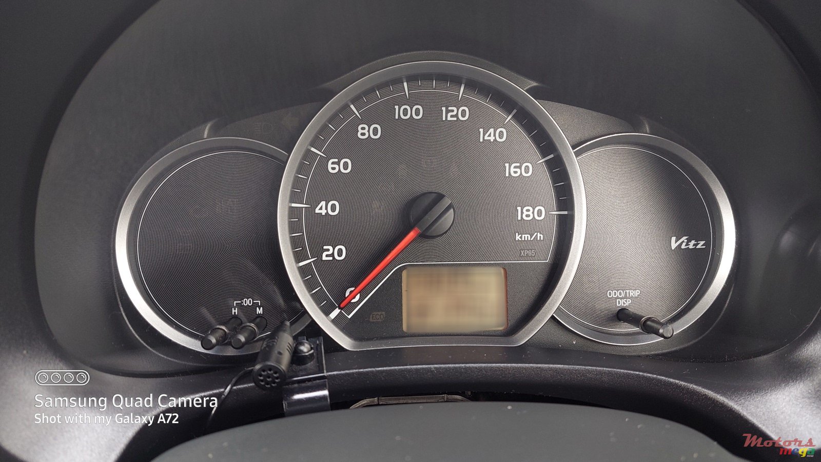 2013' Toyota Vitz photo #5