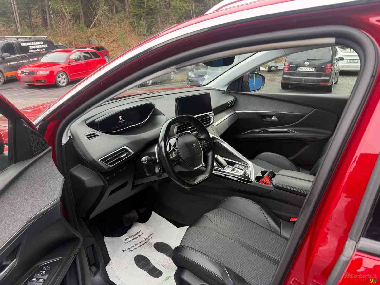 2021' Peugeot 3008 photo #2