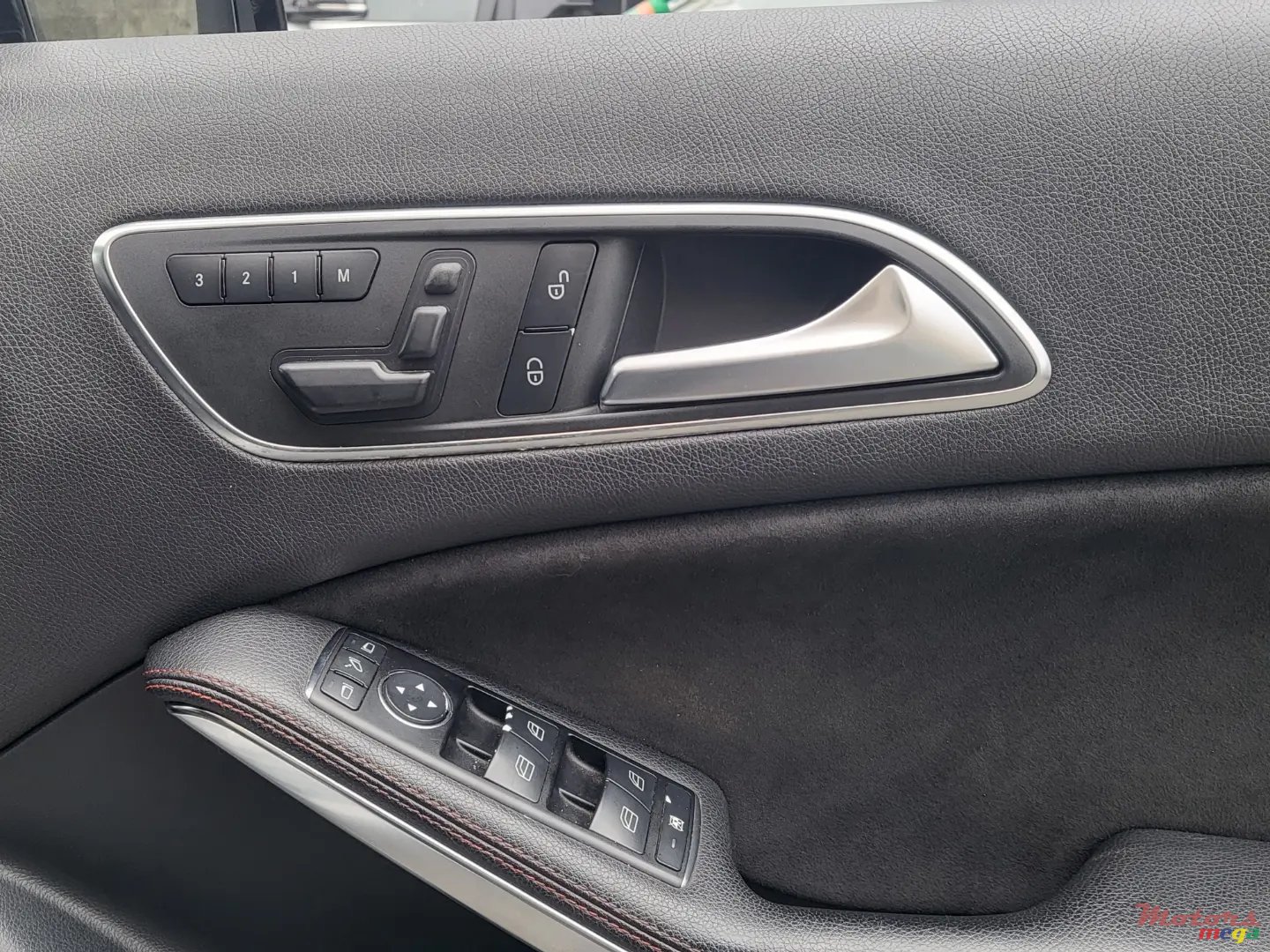 2013' Mercedes-Benz A 180 photo #6