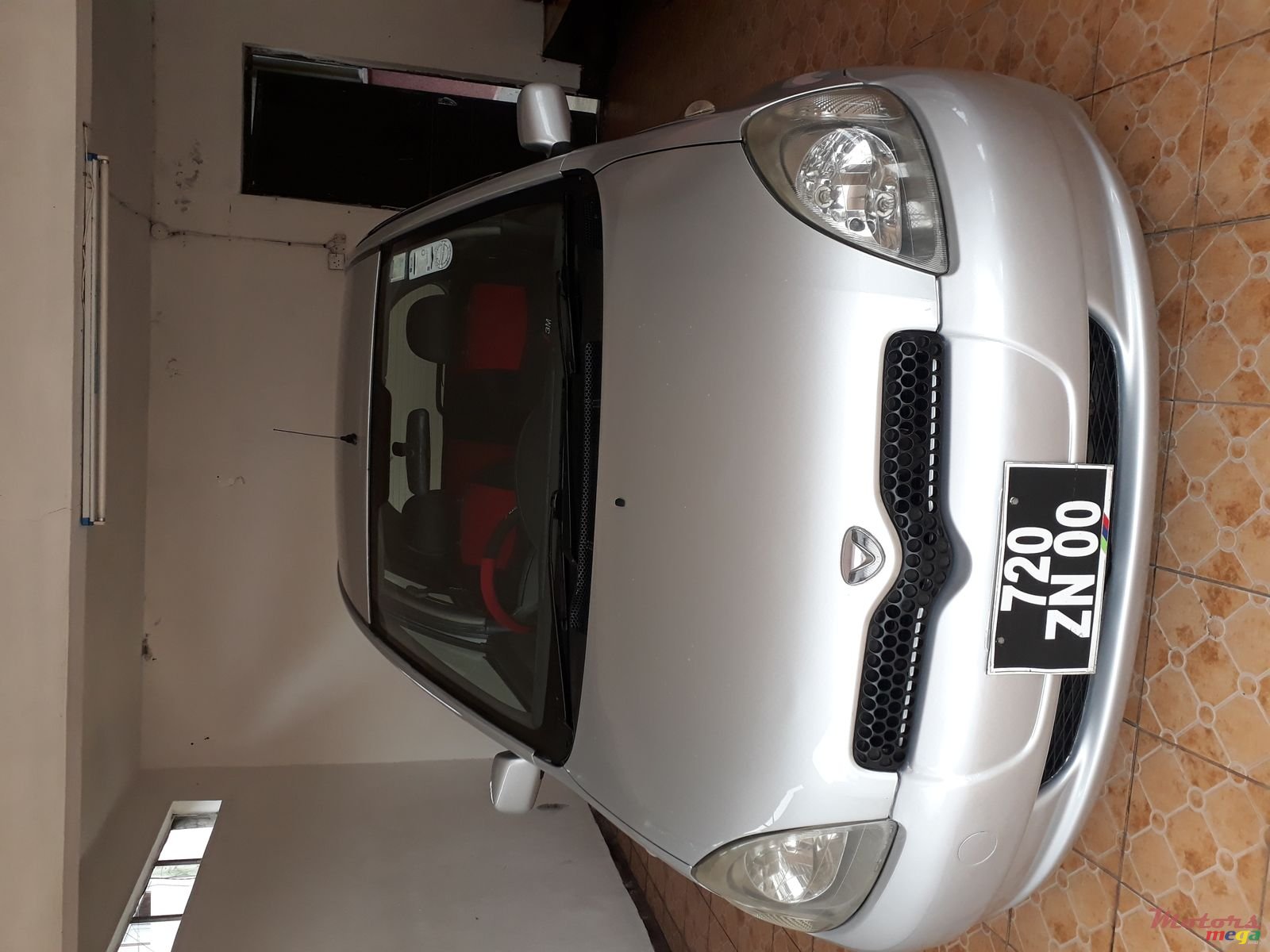 2000' Toyota Vitz photo #1