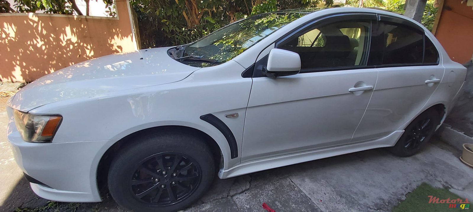 2009' Mitsubishi Lancer photo #1