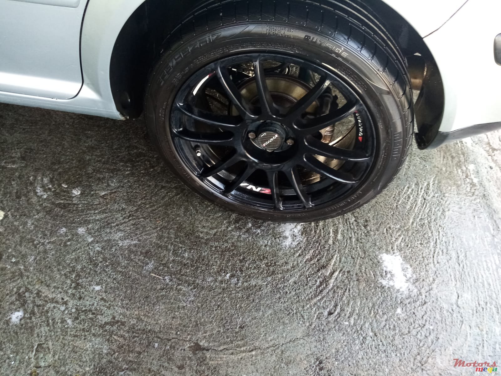 2002' Volkswagen Golf photo #4