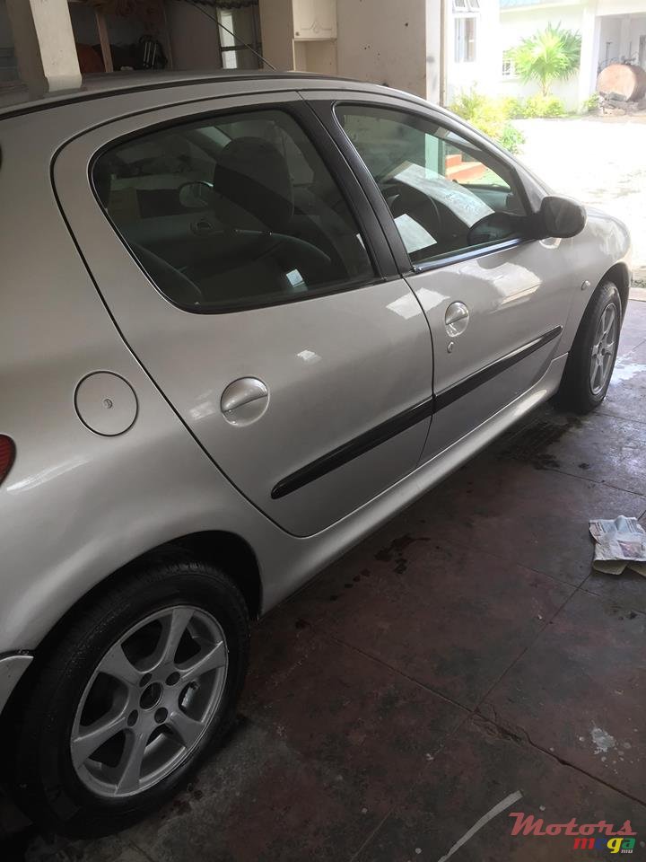 2005' Peugeot 206 photo #5