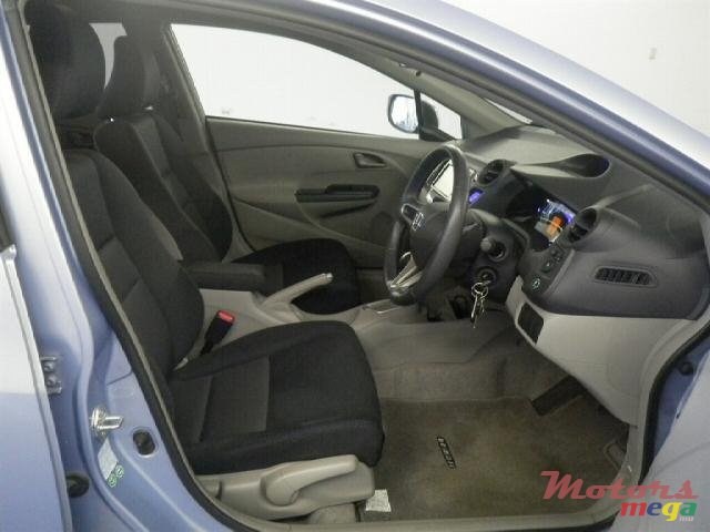 2010' Honda Insight photo #4