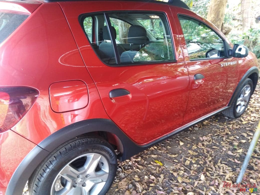 2018' Renault Sandero StepWay photo #2
