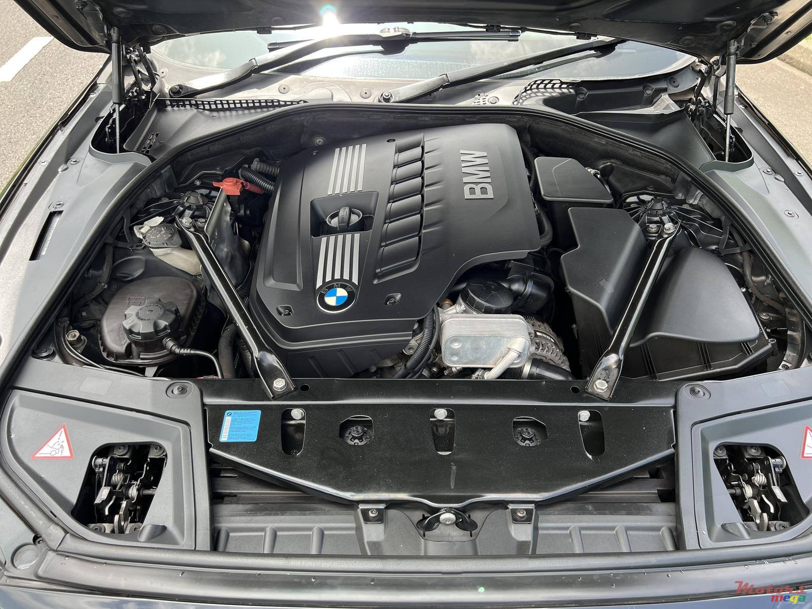 2010' BMW 523 photo #7