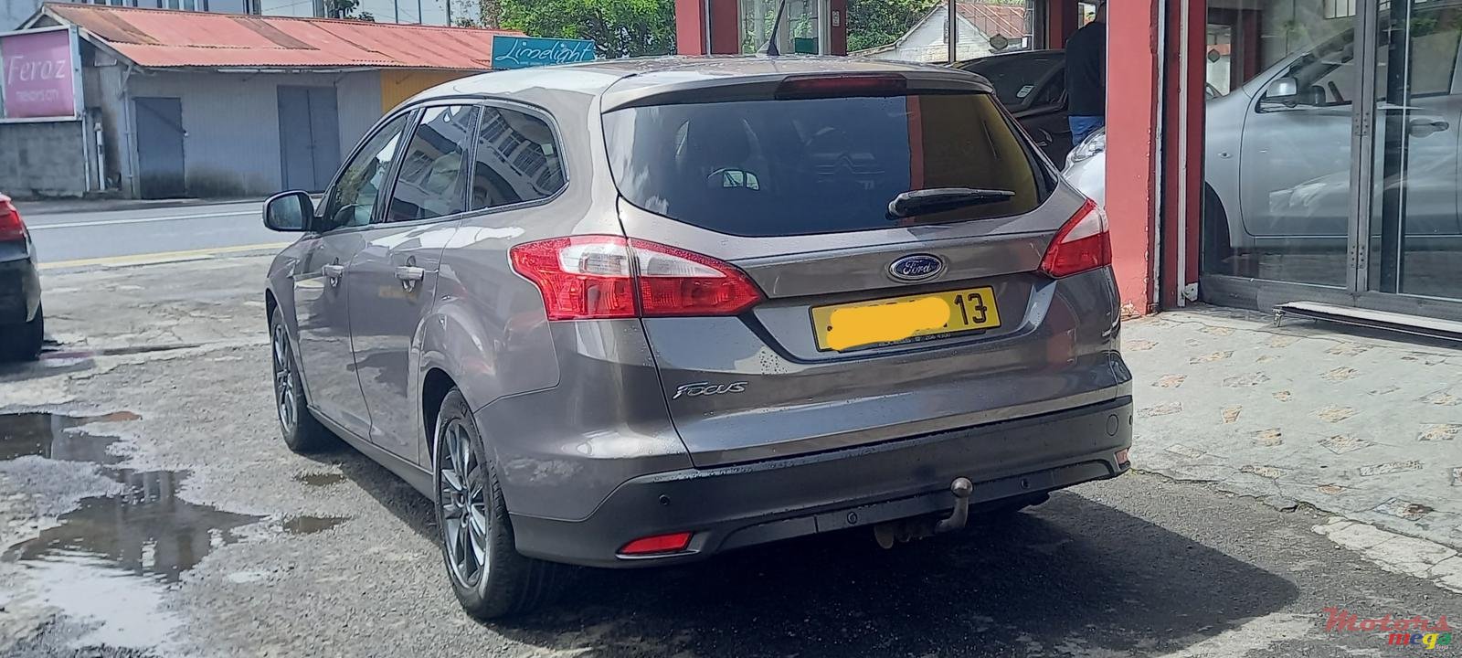 2013' Ford Focus Stationwagon photo #3