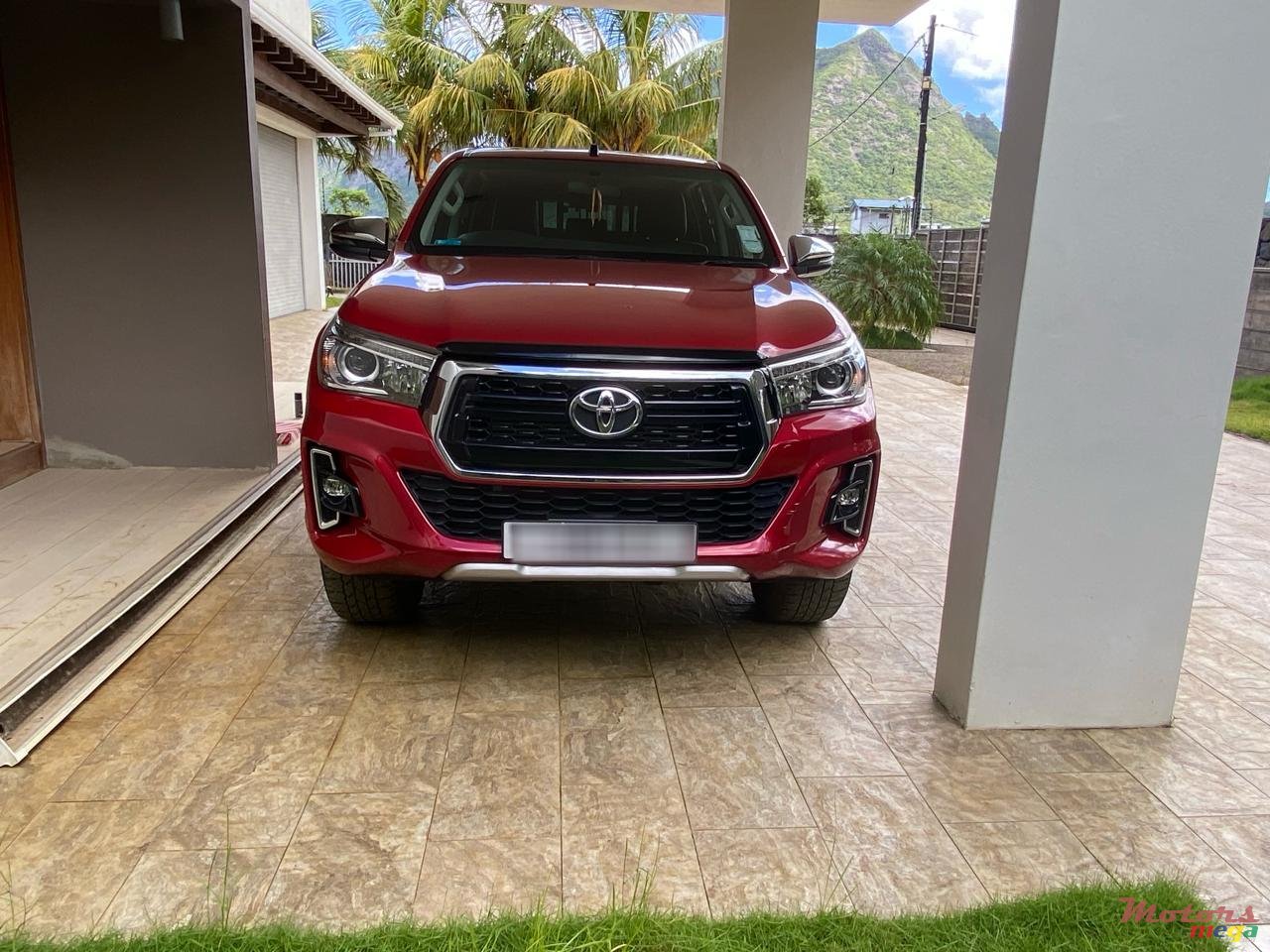 2019' Toyota Hilux Executive Automatic photo #1