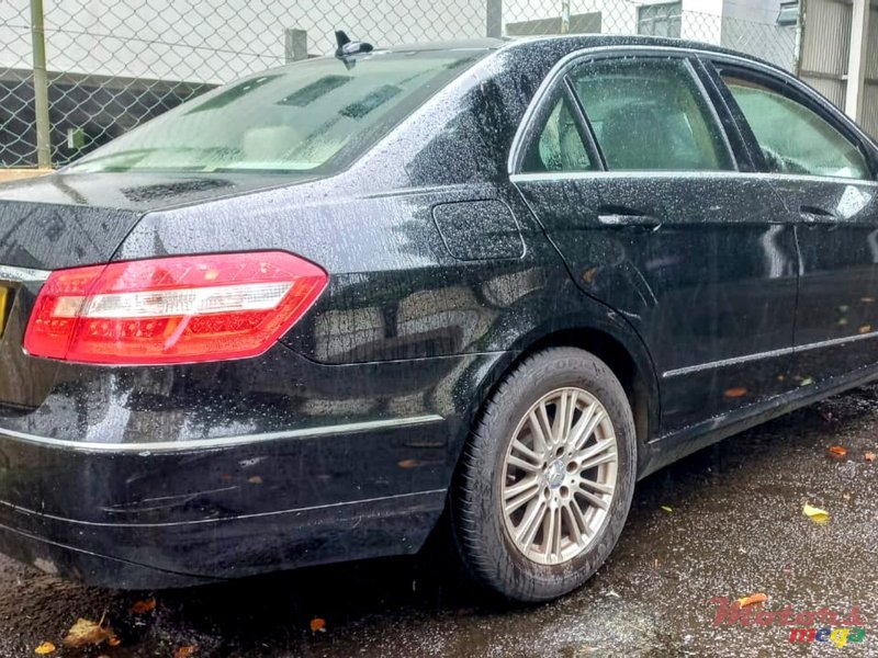 2012' Mercedes-Benz E 250 photo #7