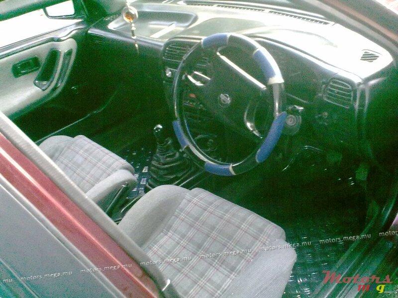 1995' Nissan Sentra jante cosmic photo #3